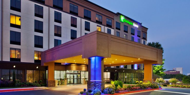 holiday-inn-express-smyrna-4097143895-2x1.jpg